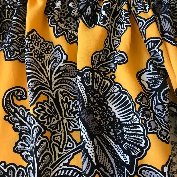 Express Off-Shoulder Top - Picture 2 of 4